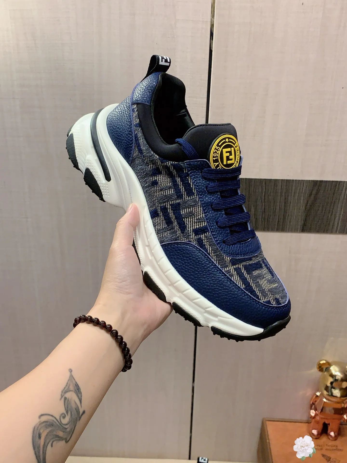 Men's men's shoes💰460💰💰🎩🎩[Lightning][Lightning] "FENDI*" The latest and most popular casual shoes, top brand [Seduce] luxury~purchase, top~quality. [Strong] The upper is made of imported breathable cowhide with material ➕ breathable sheepskin feet (•) and fine workmanship. The original stylish and stylish soft rubber wear-resistant and non-slip outsole is light and comfortable on the feet. The real thing looks better when photographed in person. 111: code: 38-44, 3️⃣ colors selected